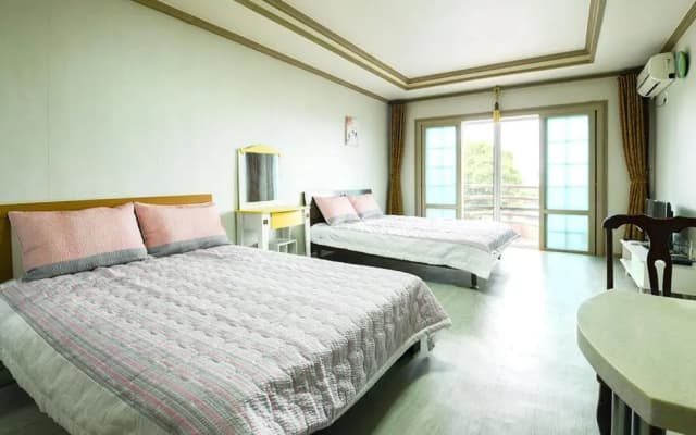 Aewol Yeonhwachon Pension