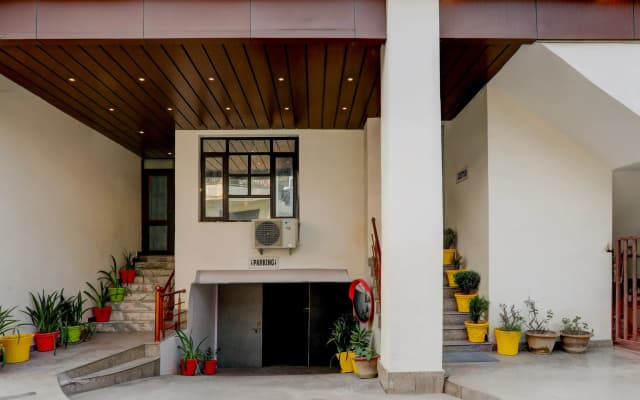 Super OYO Hotel O Indira Nagar