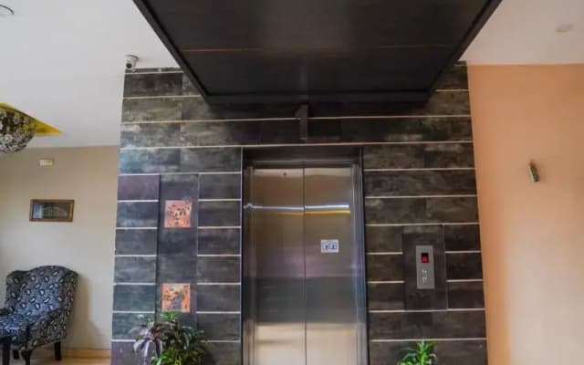 Hotel Floret Inn