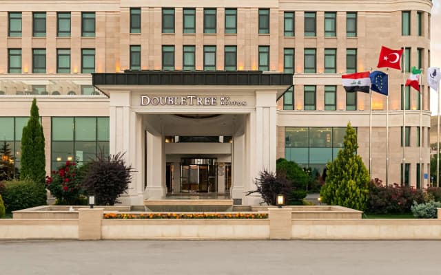 DoubleTree by Hilton Hotel Van