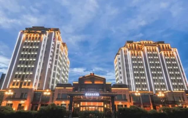 Nanchang Kaimei Grand Hotel (Aixi Huxi Metro Station)