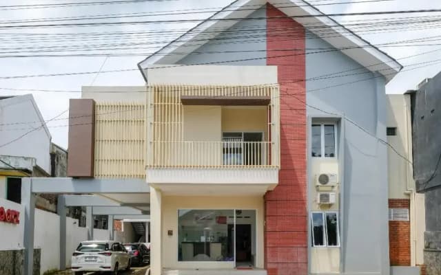 RedDoorz near Moro Mall Purwokerto