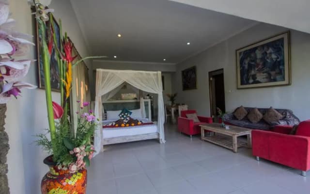 Ratna Villa
