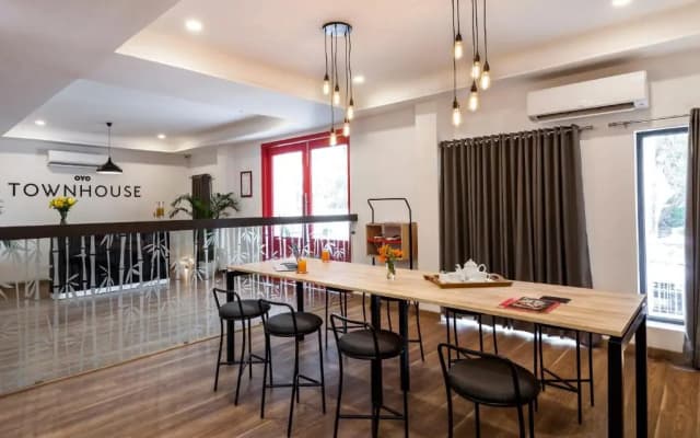 OYO Townhouse 608 Gautam Residency