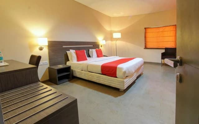 Golden Amoon Resort
