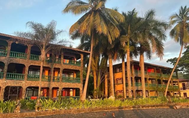 Marea Brava Hotel & Villas