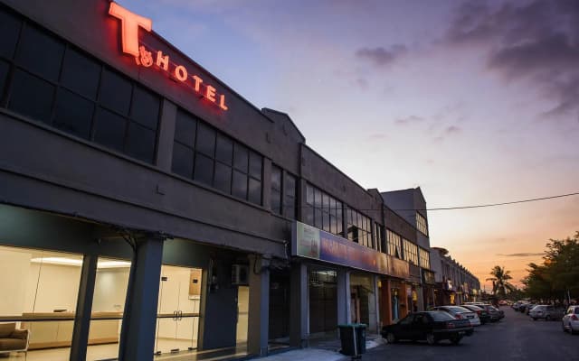 T Hotel Anggerik