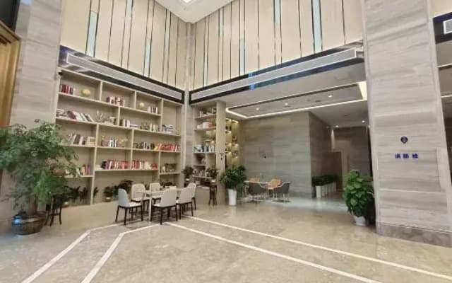 Huaihua Chenyuan International Inland Port Grand Hotel