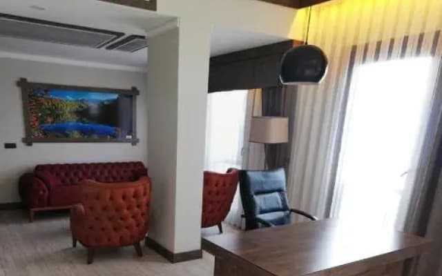 Şelale Otel