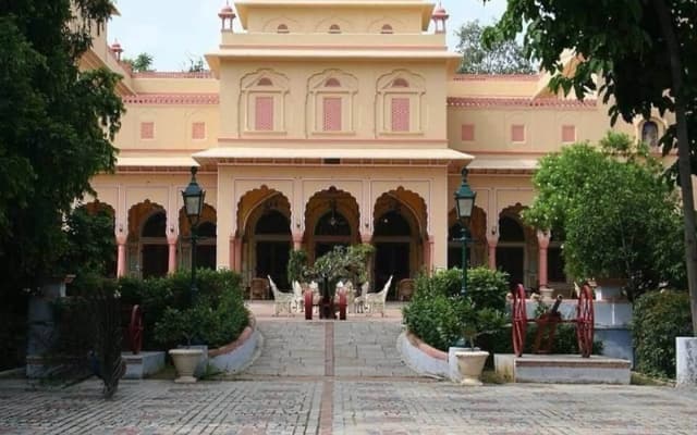 Hotel Narayan Niwas Palace