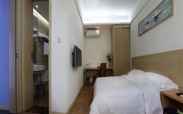 Shenzhen Xichong Yuerongwan Workers Resort