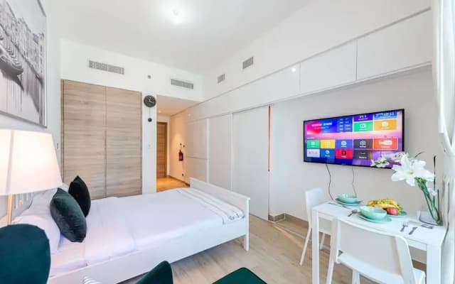 Marco Polo - Studio with Marina View + Huge Balcony in Marina