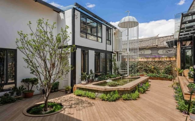 Floral Holiday Guesthouse