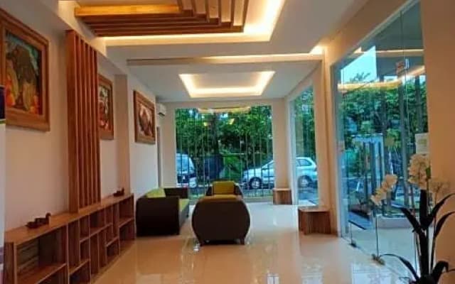 OYO 90102 Edotel Hotel By Dbest Hospitality