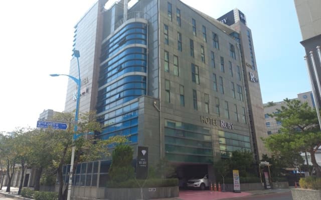 Ruby Tourist Hotel Wolmido