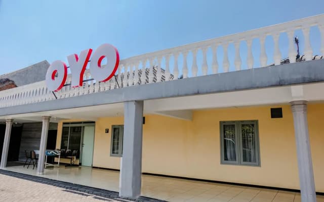 OYO 1289 Cbr Residence