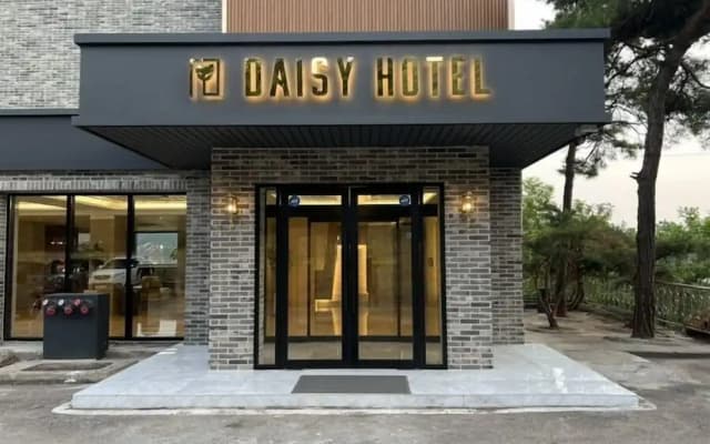 Daisy Hotel
