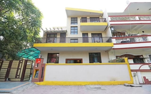 OYO 11559 Lakshay Residency
