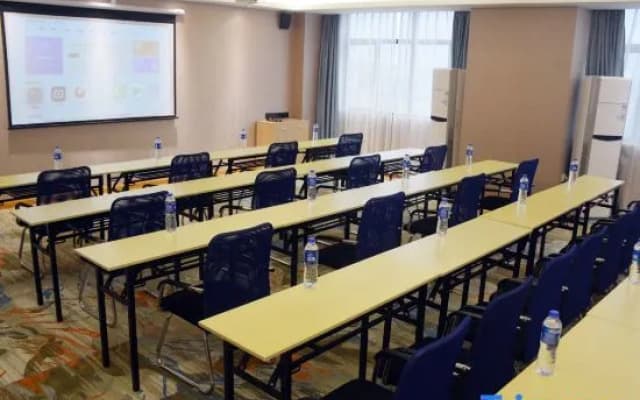Foshan Hesun Grand Hotel (near Wanfu Cheng Commercial Plaza & Heshun Bus Station)