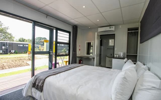 SleepOver Phabeni Gate