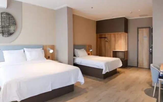 Homeinn Hotel (Yingkou Panpan Road Nanhu Park)