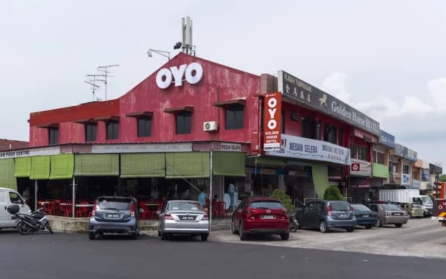 OYO 44027 Golden Horse Hotel