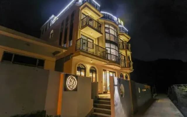 Qinshu Hostel