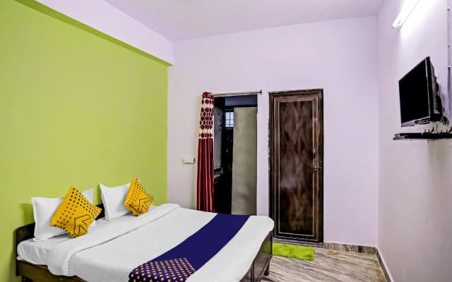 SPOT ON 78763 Raj Hotel Vip