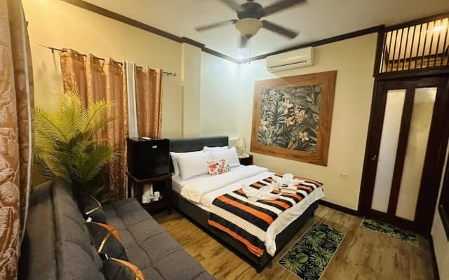 Birdwatchers Beachfront Hotel Panglao