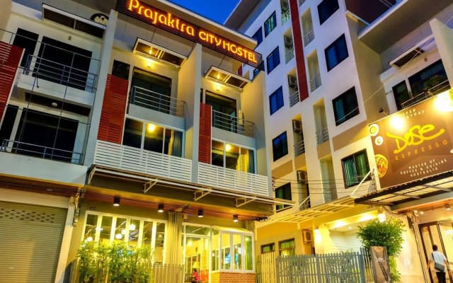 Prajaktra City Hostel