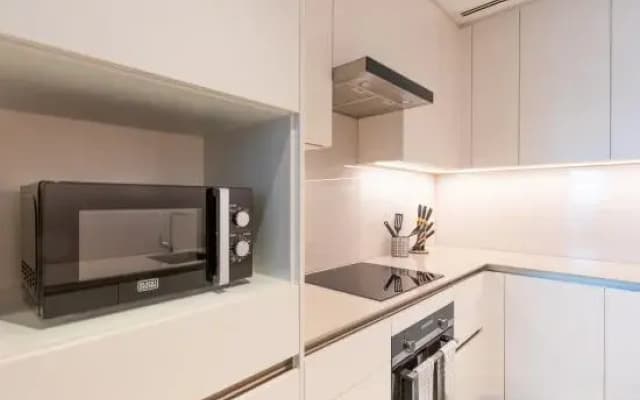 HomesGetaway - Modern 1 Bedroom in JBR The Address