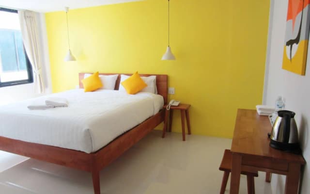 Tiya House Rooms & Cafe
