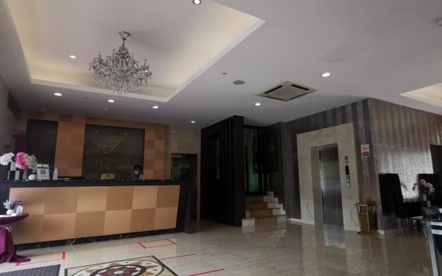 De Leon Hotel ll