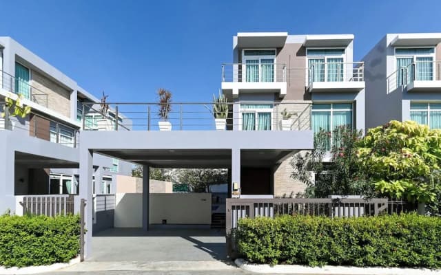 Golden Sea Pool Villa Hua Hin