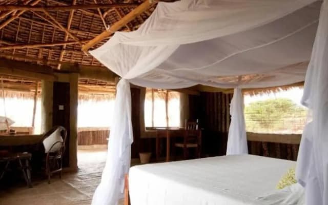 Kizingo Beach Eco Lodge