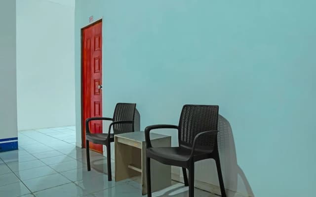 SPOT ON 92390 Wilma Kost Syariah