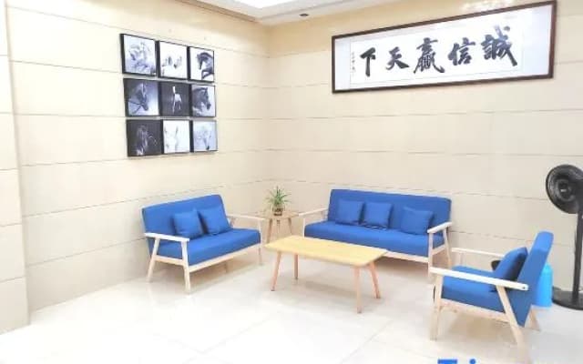 Junyi Chain Hotel (Anqing Tongcheng City Transportation Hub Center Tongcheng Station)