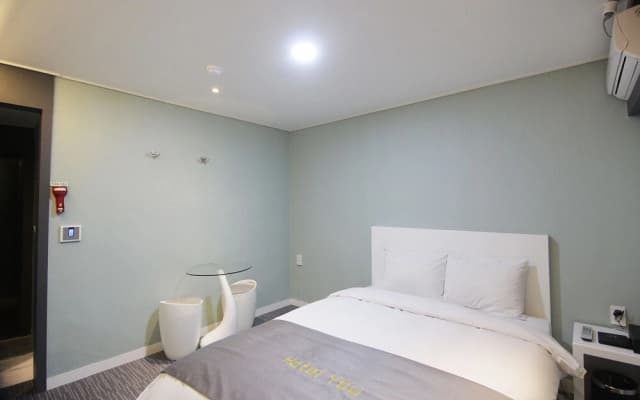 Yeosu Hotel You(여수 호텔 YOU)