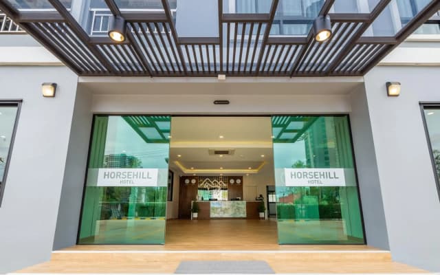 Horsehill Hotel Sriracha