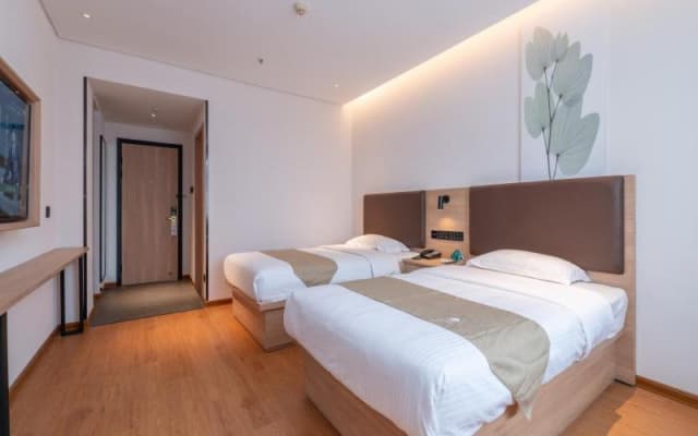 GreenTree Inn(Jinan Shandong University store, impression city, Honglou square)