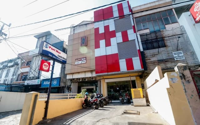 RedDoorz near Pasar Tarapung Siring Banjarmasin