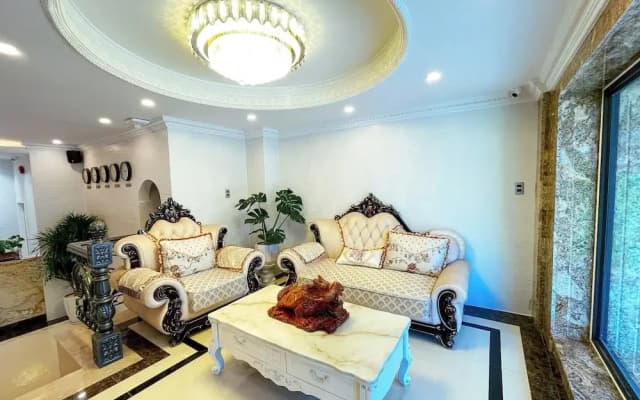 Nature Hotel - Le Dai Hanh