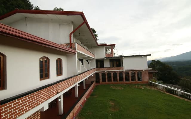 Mahaweli Regent Hotel