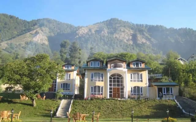 Forest Hill Resort
