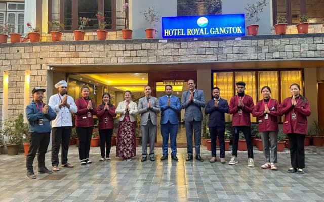 Hotel Samlhen By Apsara Group of Hotels