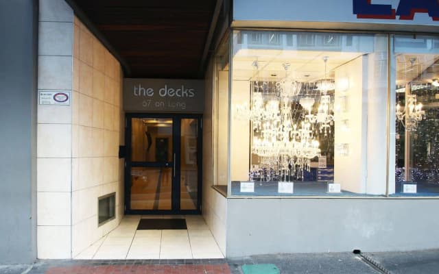 1109 The Decks at 67 Long Street