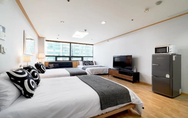 Willow House Hongdae