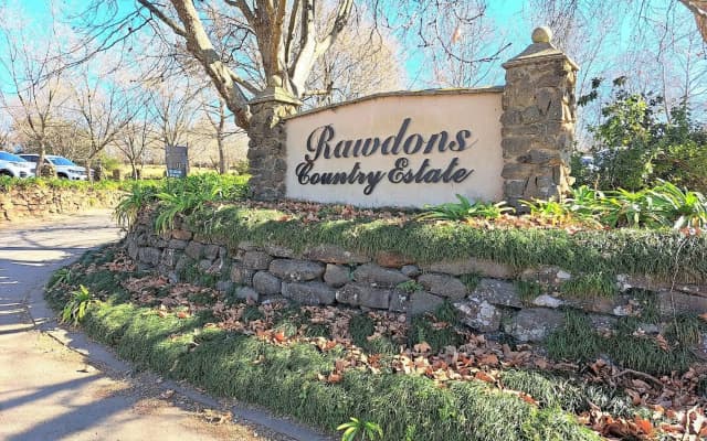 3 Rawdons Estate