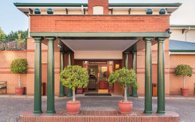 Courtyard Hotel Rosebank
