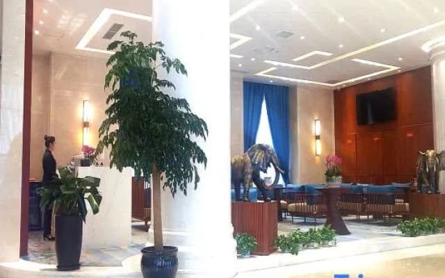 Urumqi Hongshunchang Hotel (Railway Bureau Beijing Road Huijia Times Store)